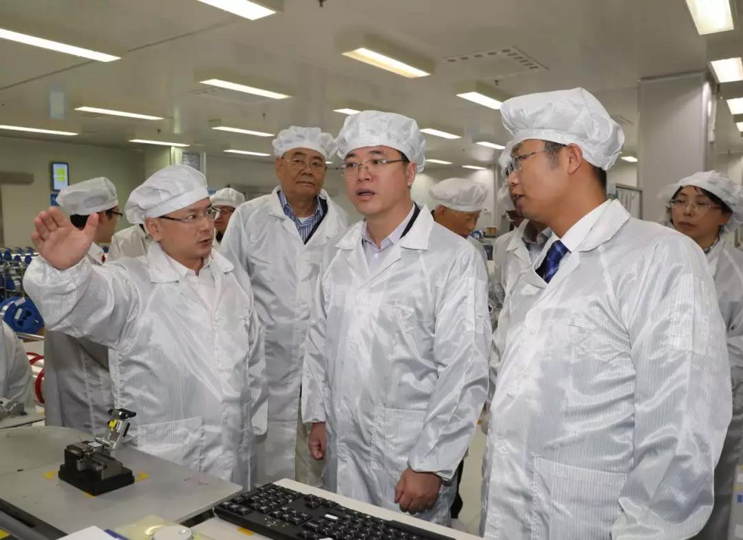 強(qiáng)強(qiáng)聯(lián)合，共筑未來 亨通與東南大學(xué)攜手成立光/量子通信與傳感技術(shù)聯(lián)合研究中心